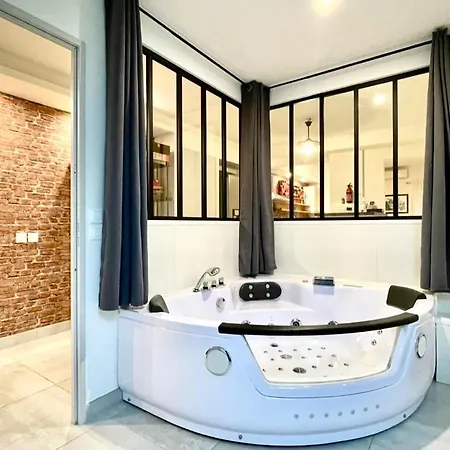 Loft Jacuzzi A 8 Min Des Grands Buffets Et Du Centre-ville