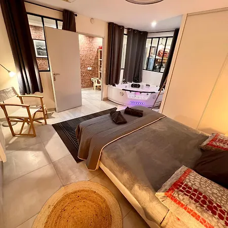 Loft Jacuzzi à 8 Min Des Grands Buffets Et Du Centre-ville