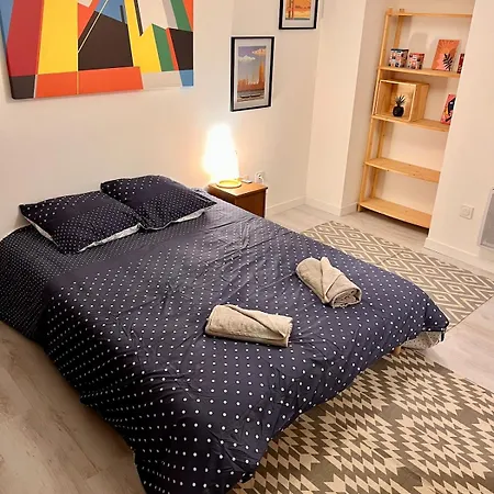 Loft Jacuzzi A 8 Min Des Grands Buffets Et Du Centre-ville Apartman *