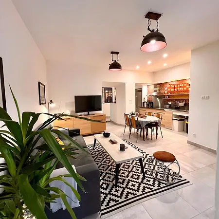 Loft Jacuzzi A 8 Min Des Grands Buffets Et Du Centre-ville
